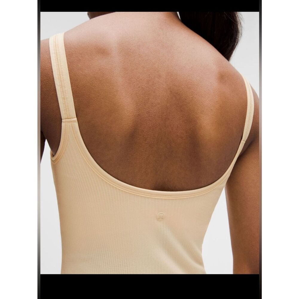 NWT 10 Ebb to Street Scoop-Neck Cropped Tank Top Padded Lululemon - Picture 8 of 9